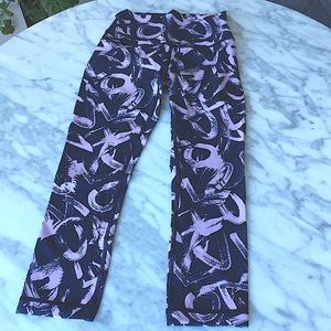 💕2 for $100 Lululemon cropped leggings